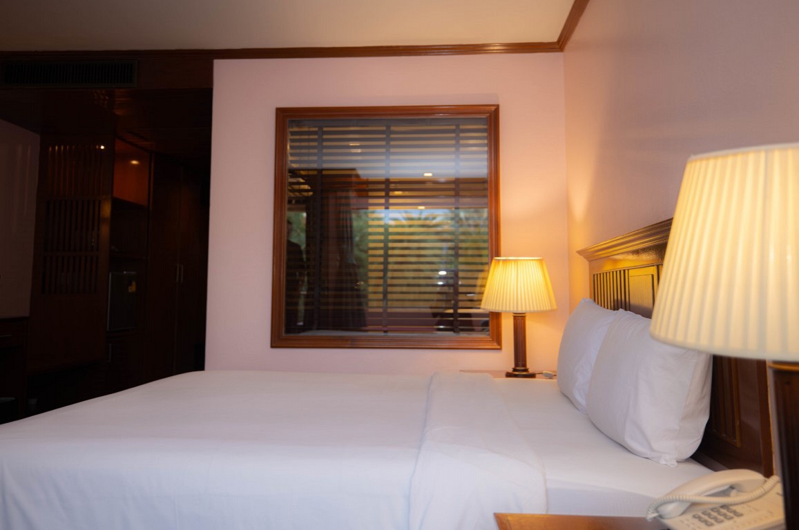 Oasis King Room