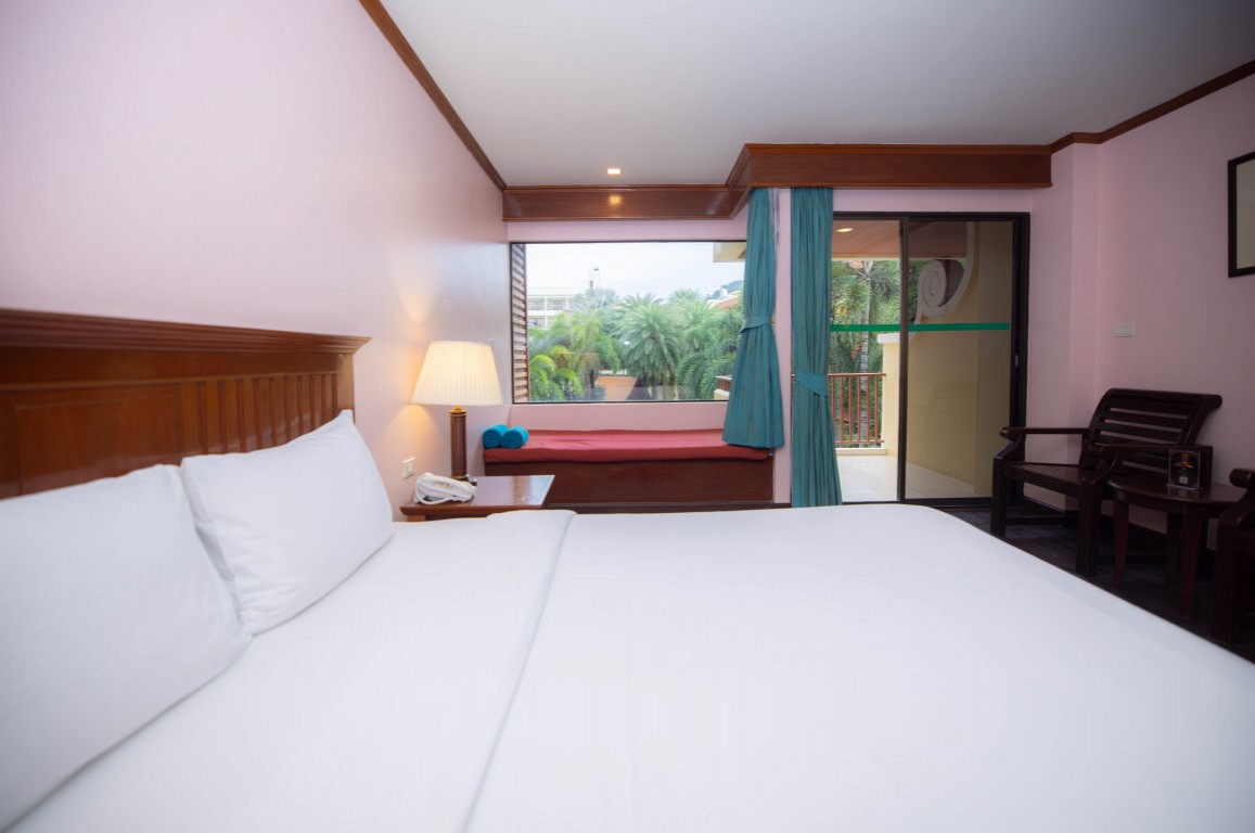 Oasis King Room