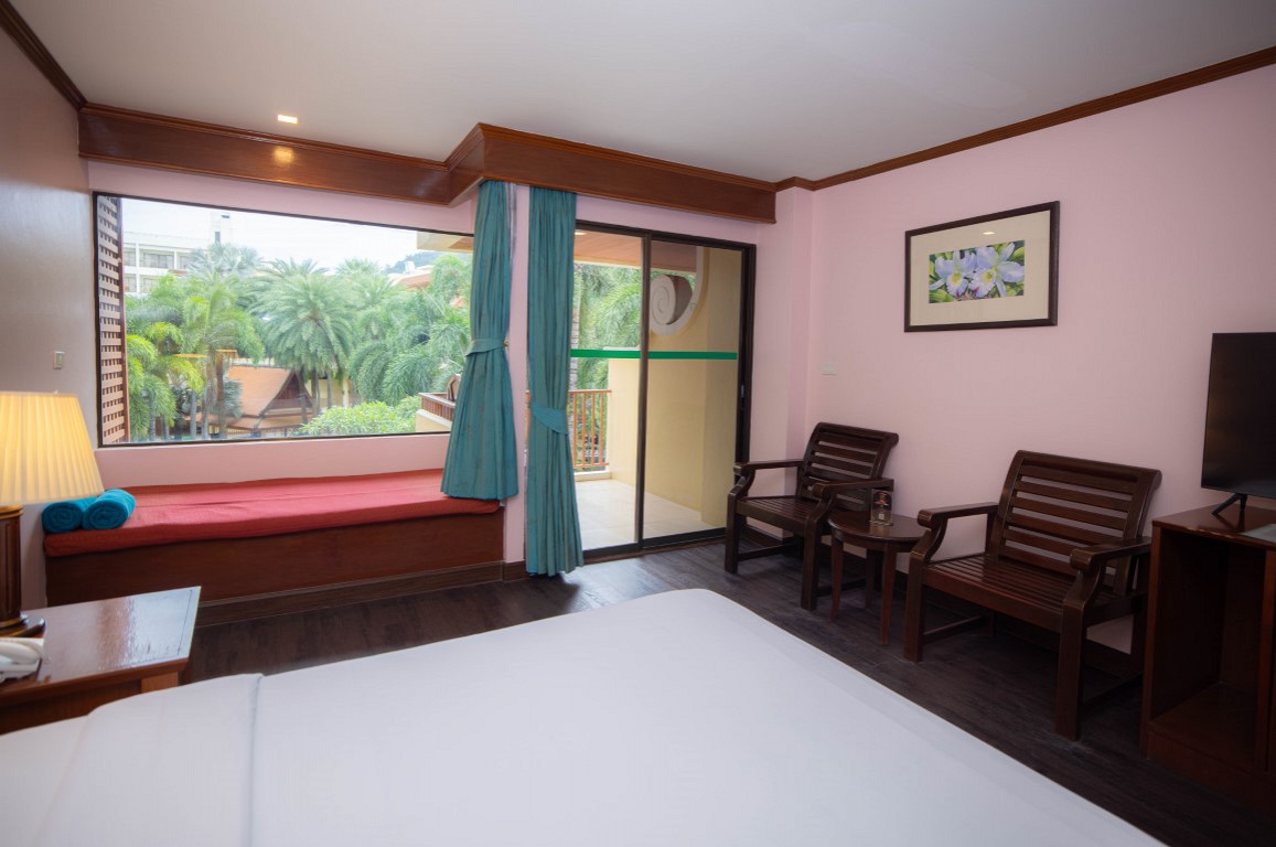 Oasis King Room