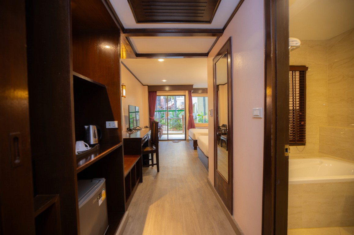 Poolside Access Twin Room