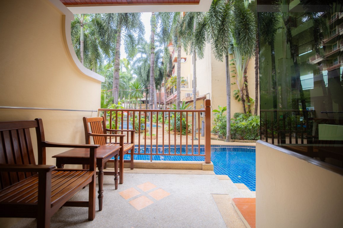 Poolside Access Twin Room