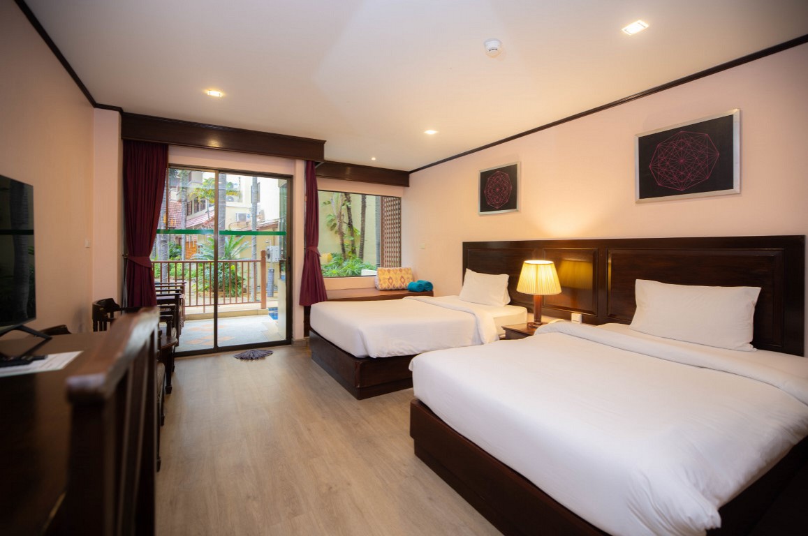 Poolside Access Twin Room