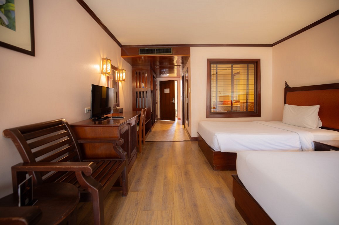 Premium Pool View Twin Room