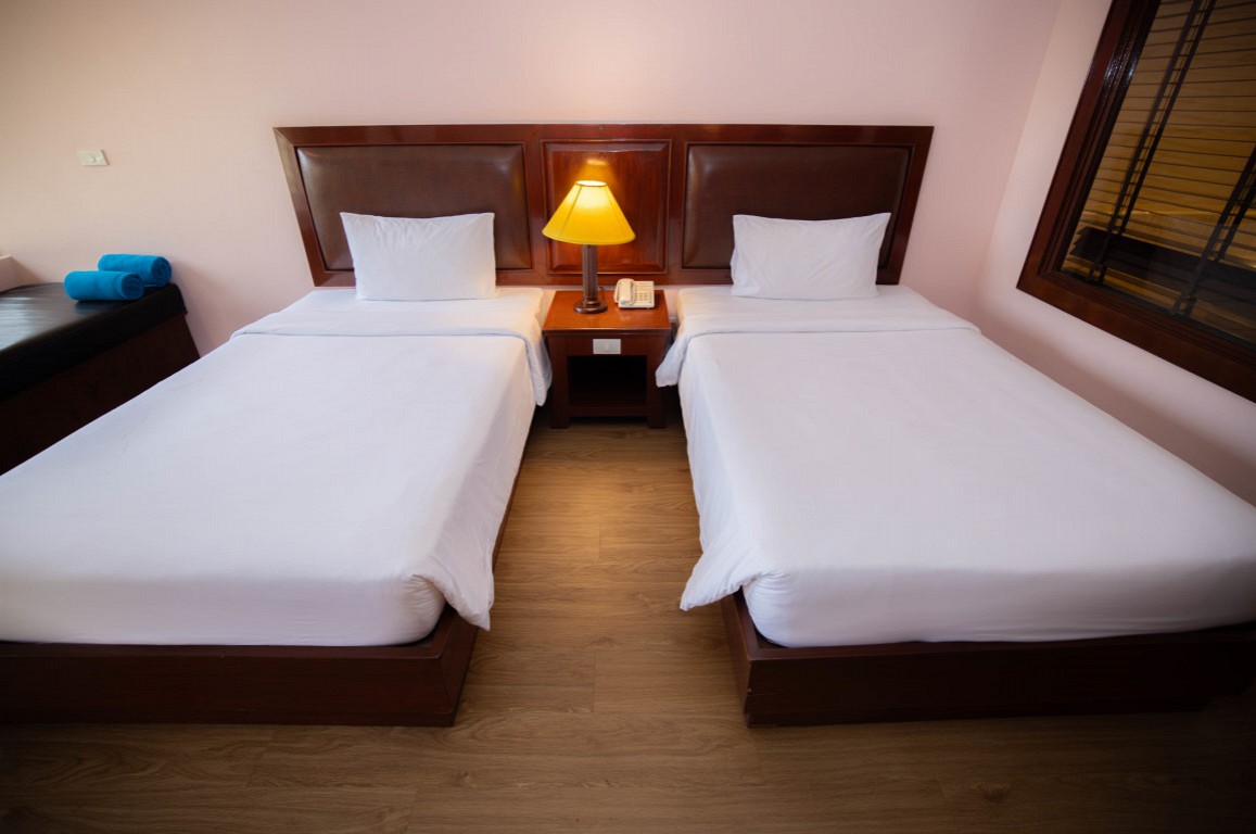 Premium Pool View Twin Room