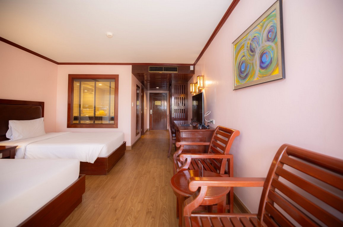 Premium Pool View Twin Room