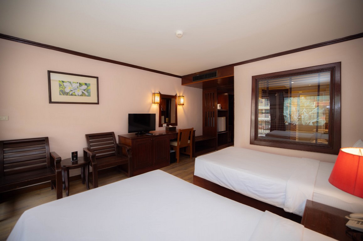 Deluxe Pool View Twin Room