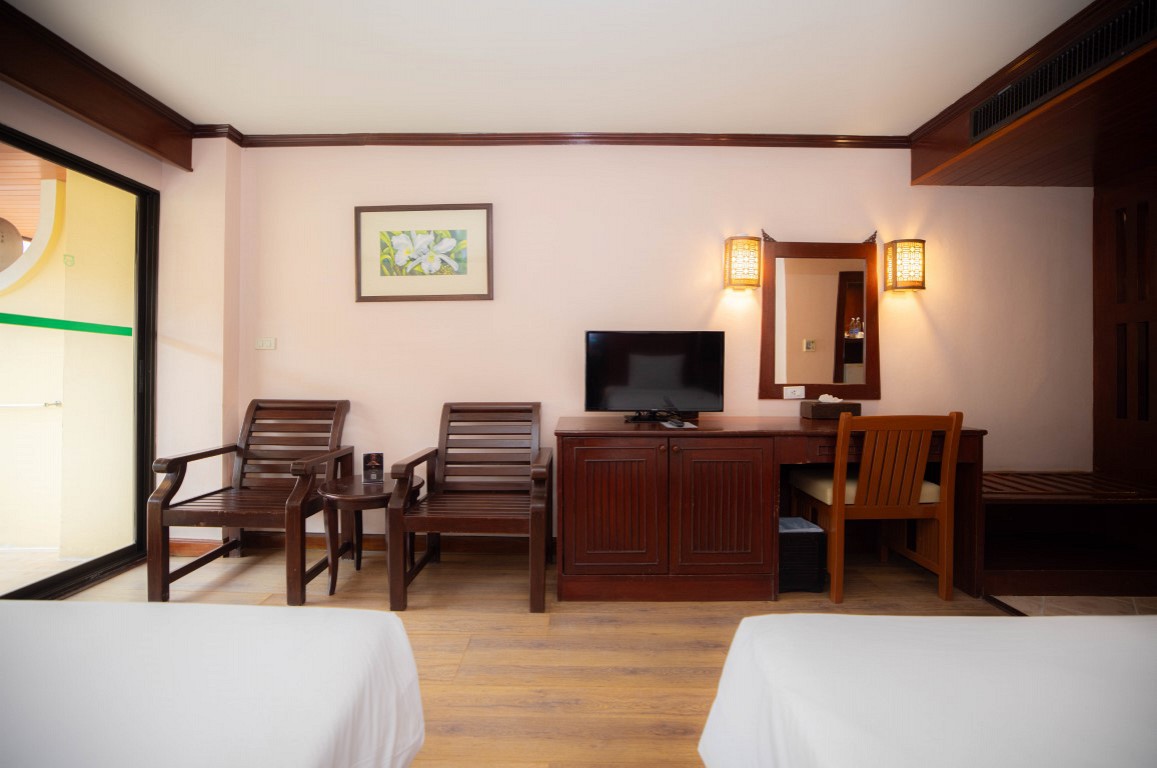 Deluxe Pool View Twin Room