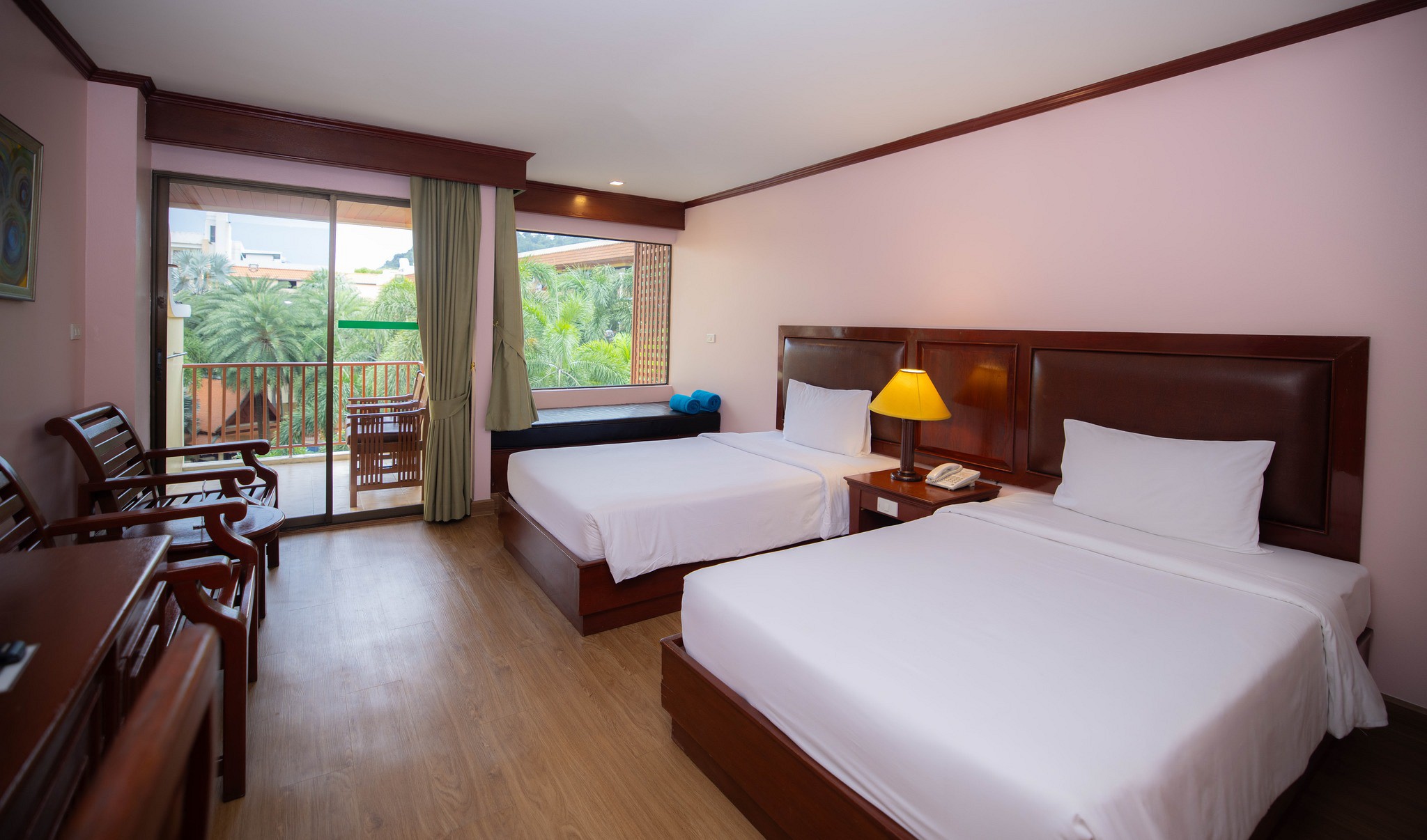 Deluxe Pool View Twin Room