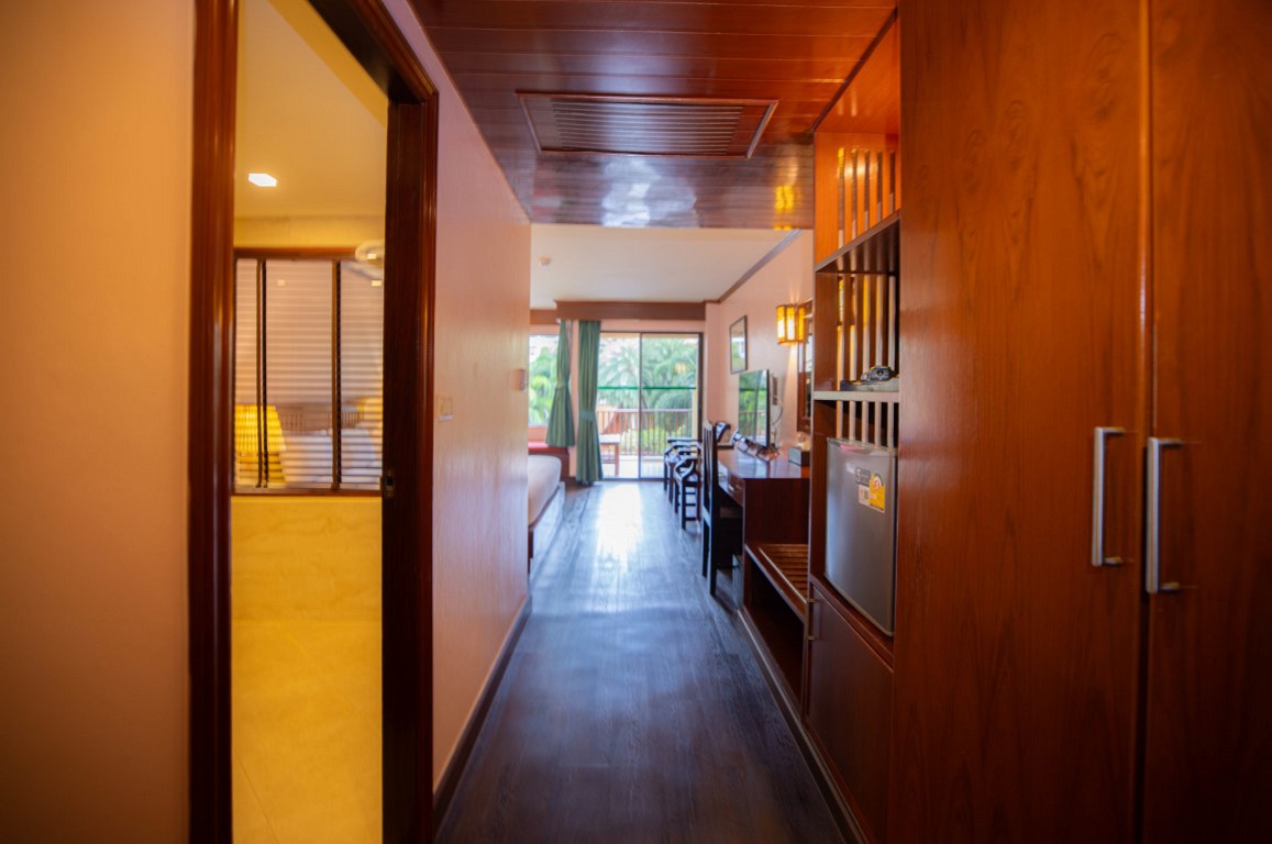 Oasis King Room